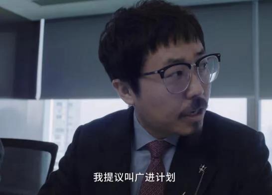 理想总部已增加保安控场 裁员或近万人

月初理想宣布裁员5600人，从多位被裁理