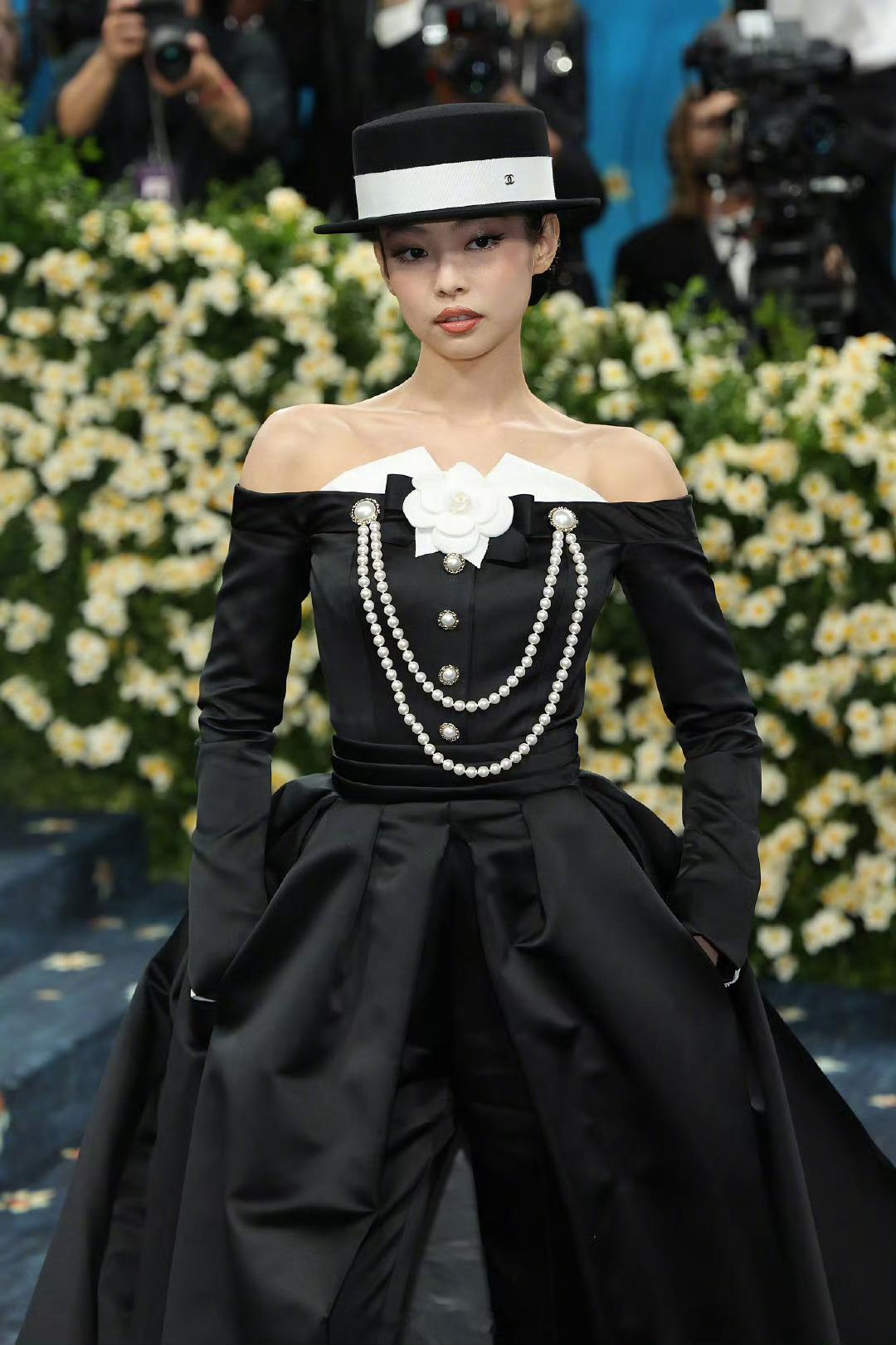今年Met Gala的主题是“Superfine: Tailoring Blac