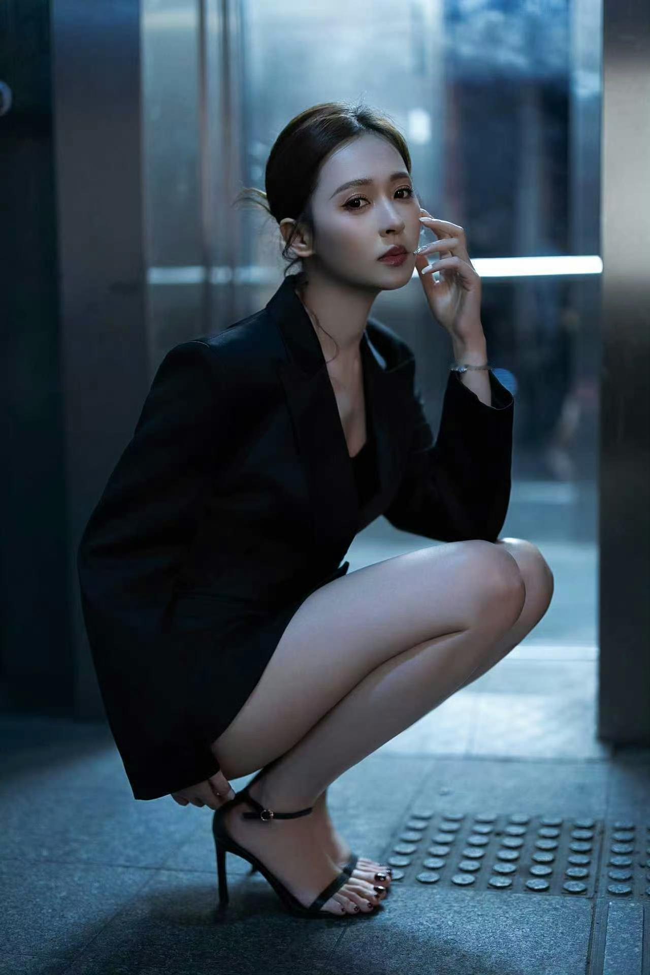 冷艳御姐丨黑西装氛围 ​​​