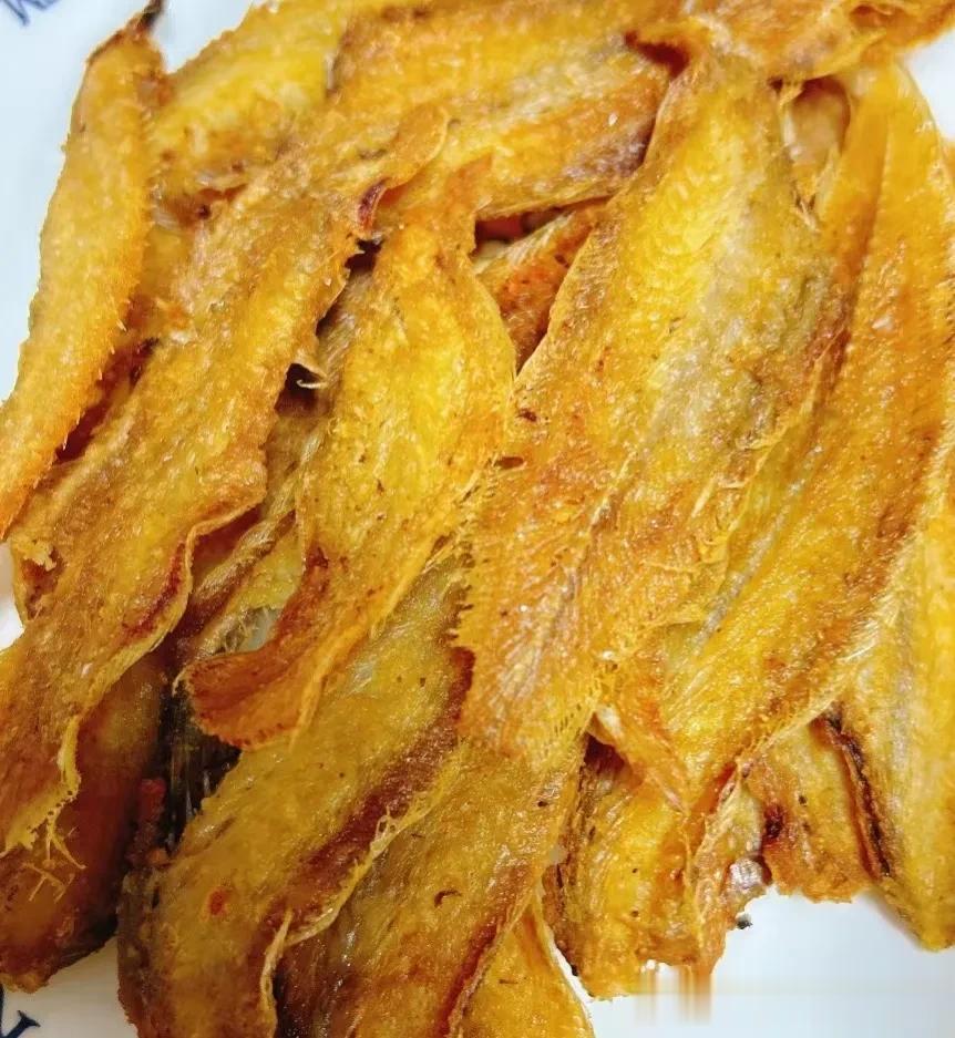 #拍一拍身边的人间烟火#
有人说，女人的一生，是厨房的祭司，比任何僧侣都虔诚，一