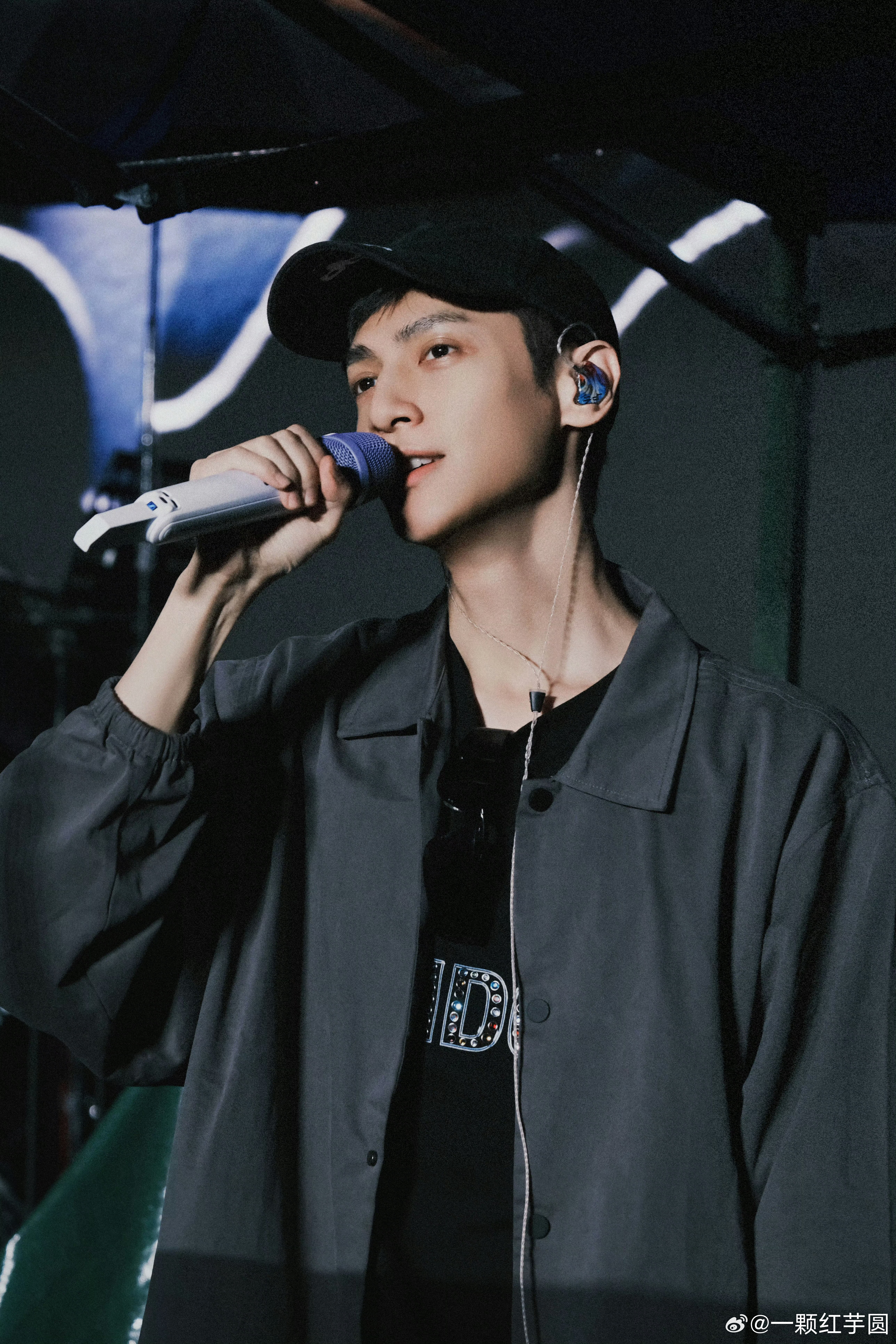 罗云熙 音乐节彩排照🈶！燥侯熙哥的舞台[鼓掌] ​​​