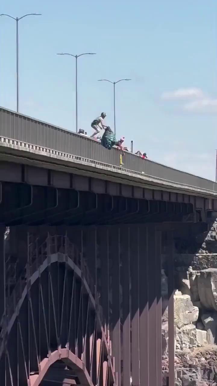哇！