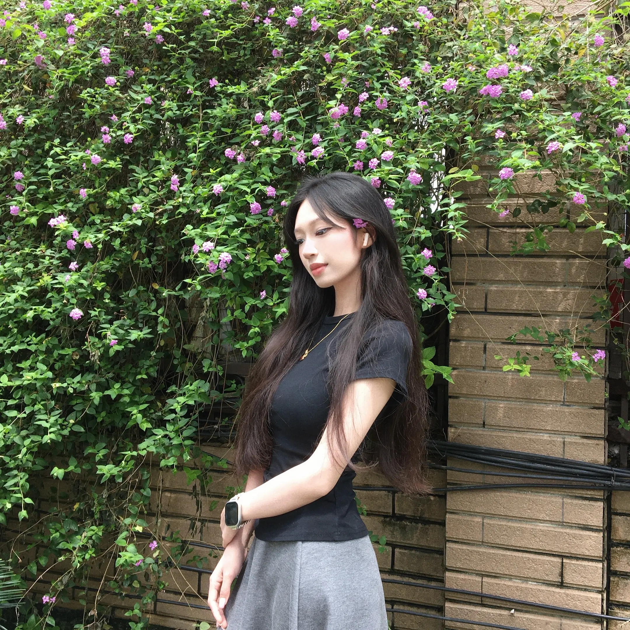 我有时不太想和人建立很深的联系 因为我不想被别人左右情绪 但在相处的过...