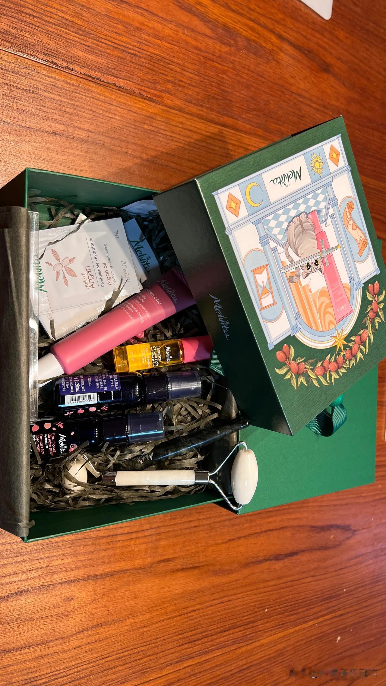 姐妹们下午没有抢到眼油的👭
刚刚和品牌调了少量库存，晚上19:00小播一会、有