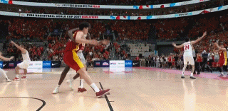 NBA现役中锋，确实不太一样哈。不要看他说了什么，要看他做了什么。杨瀚森19分9