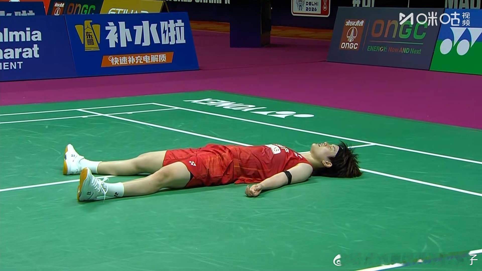 王祉怡2比1辛杜（11，-15，17）晋级2026年印度羽毛球世锦赛女单八强下一