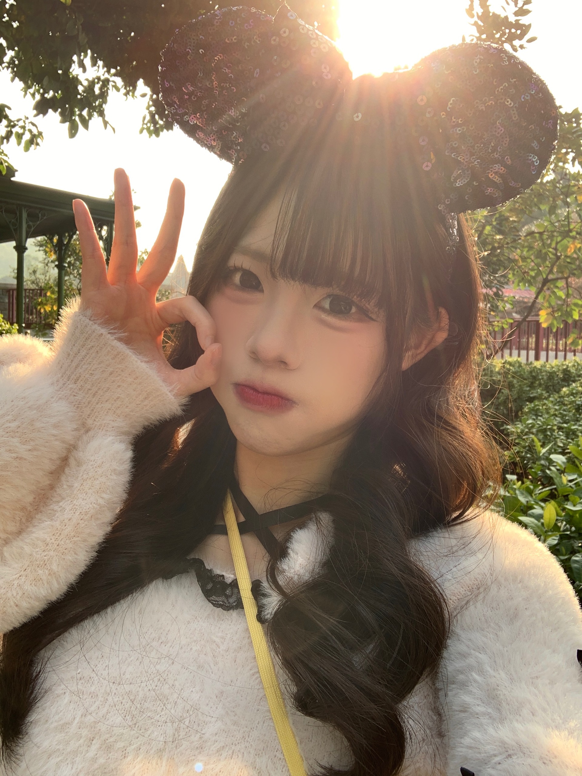 陪鸟鸟晒太阳嘛！ 