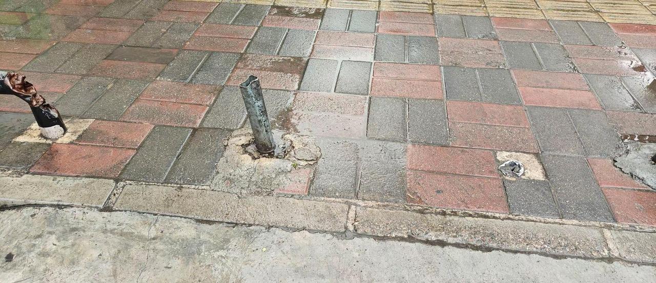 进小区门口一个柱子伤害了多少业主没有相管 有关部门有没有可能处理一下抖音推广 一