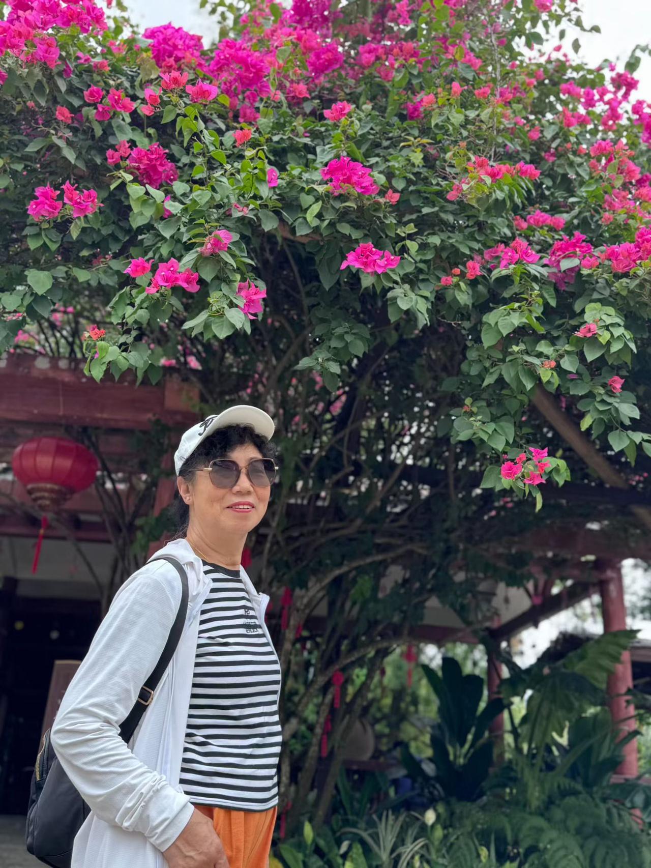 踏足中越边境，解锁崇左双绝风光。
德天跨国瀑布飞流直下，水雾漫天，一江连两国，声