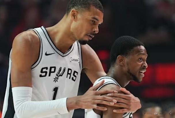 有了文班亚马的马刺，那个以前熟悉的马刺回来了！
NBA季后赛首轮的第五场比赛，文