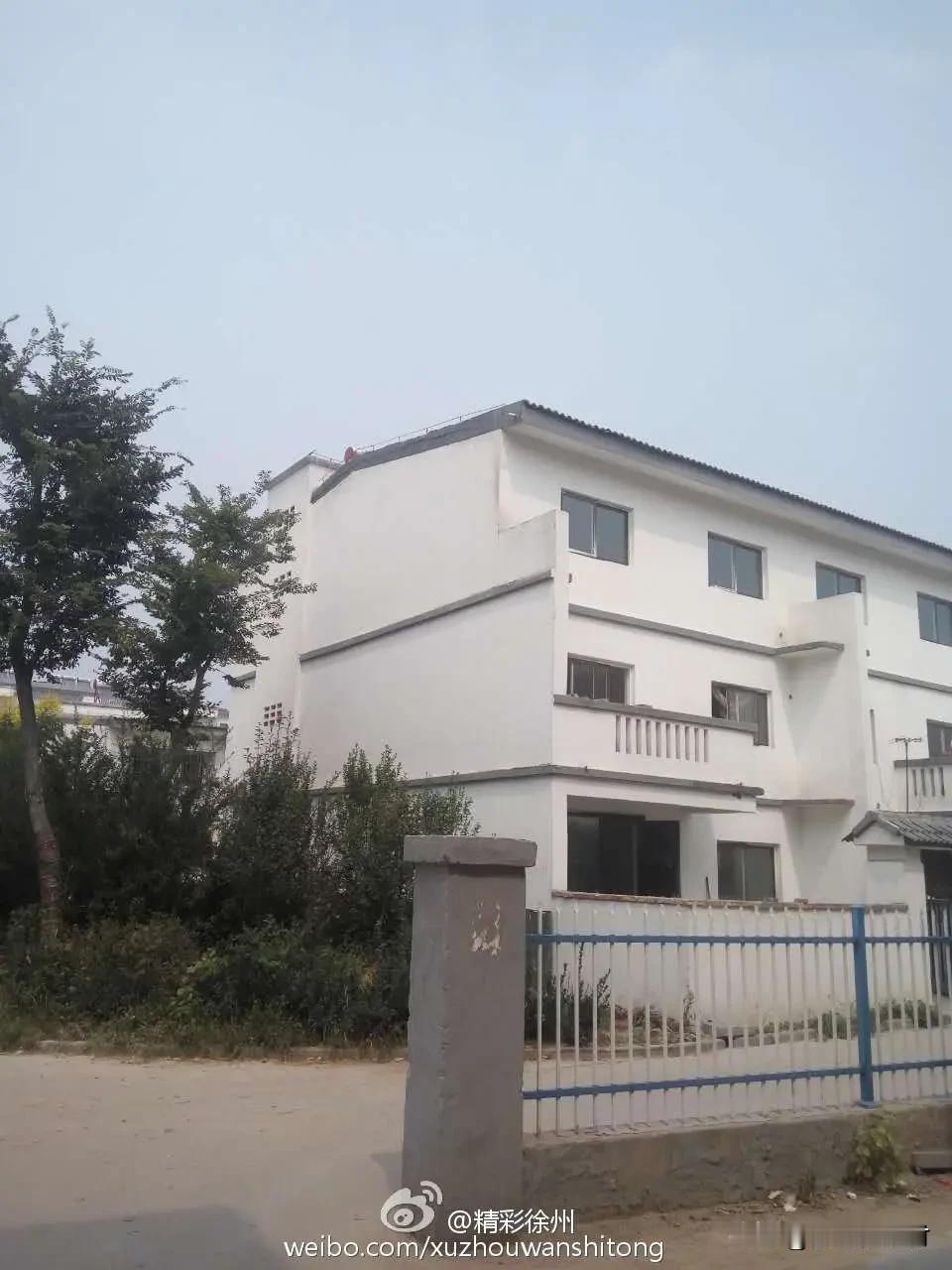 病床前的遗嘱，看清了人心冷暖
几十年独身一人的老王，病床前侄子、侄女等一众亲属围