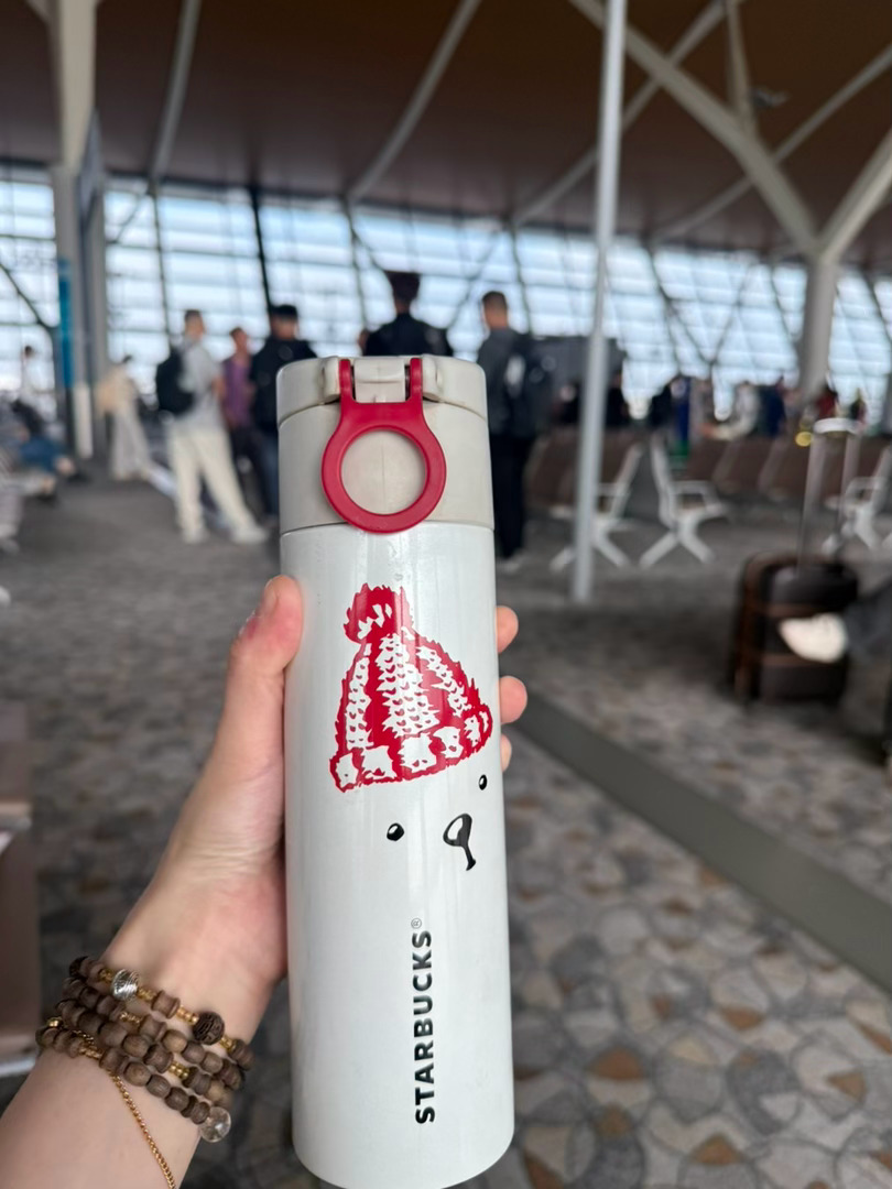 还是老东西好啊，保温效果杠杠的，后买的一批保温杯都不行，关键时候老东西救命，带着