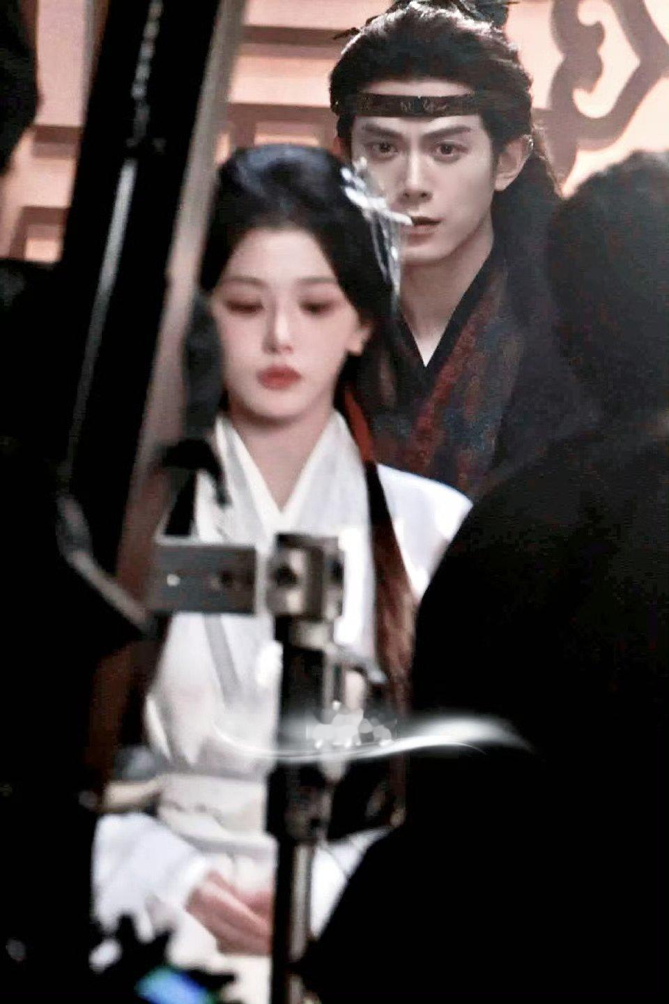 邓凯孔雪儿路透邓凯孔雪儿将门独后同框 邓凯孔雪儿将门独后同框 