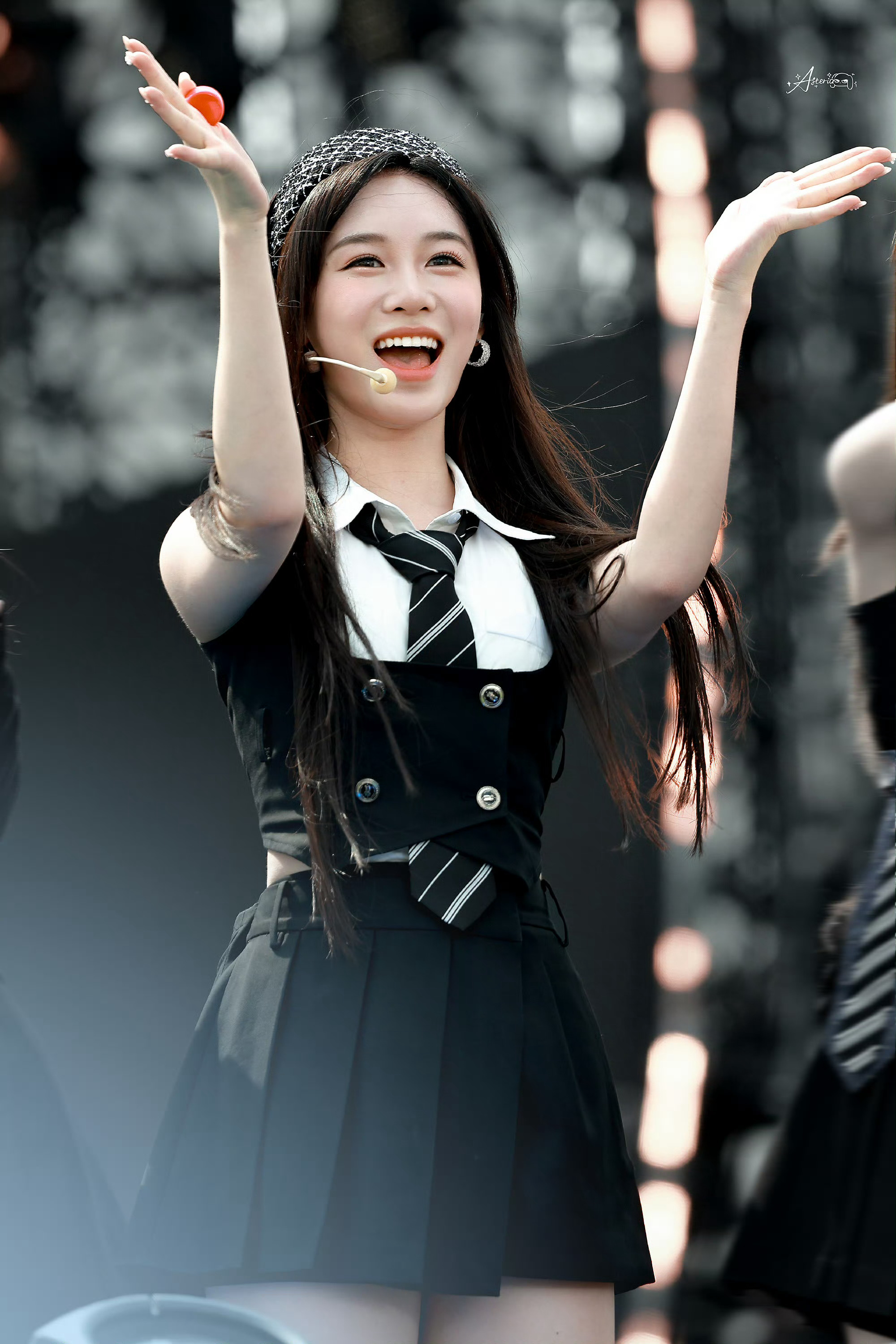 尹子璐yzl尹子璐 05后第一女歌手 yzl尹子璐 赤唱一 我以玫瑰执笔书写这份