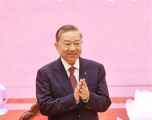 成了， 越南 答应中国了
北京时间4月15日，中越双方举行了会谈，最终顺利谈妥，