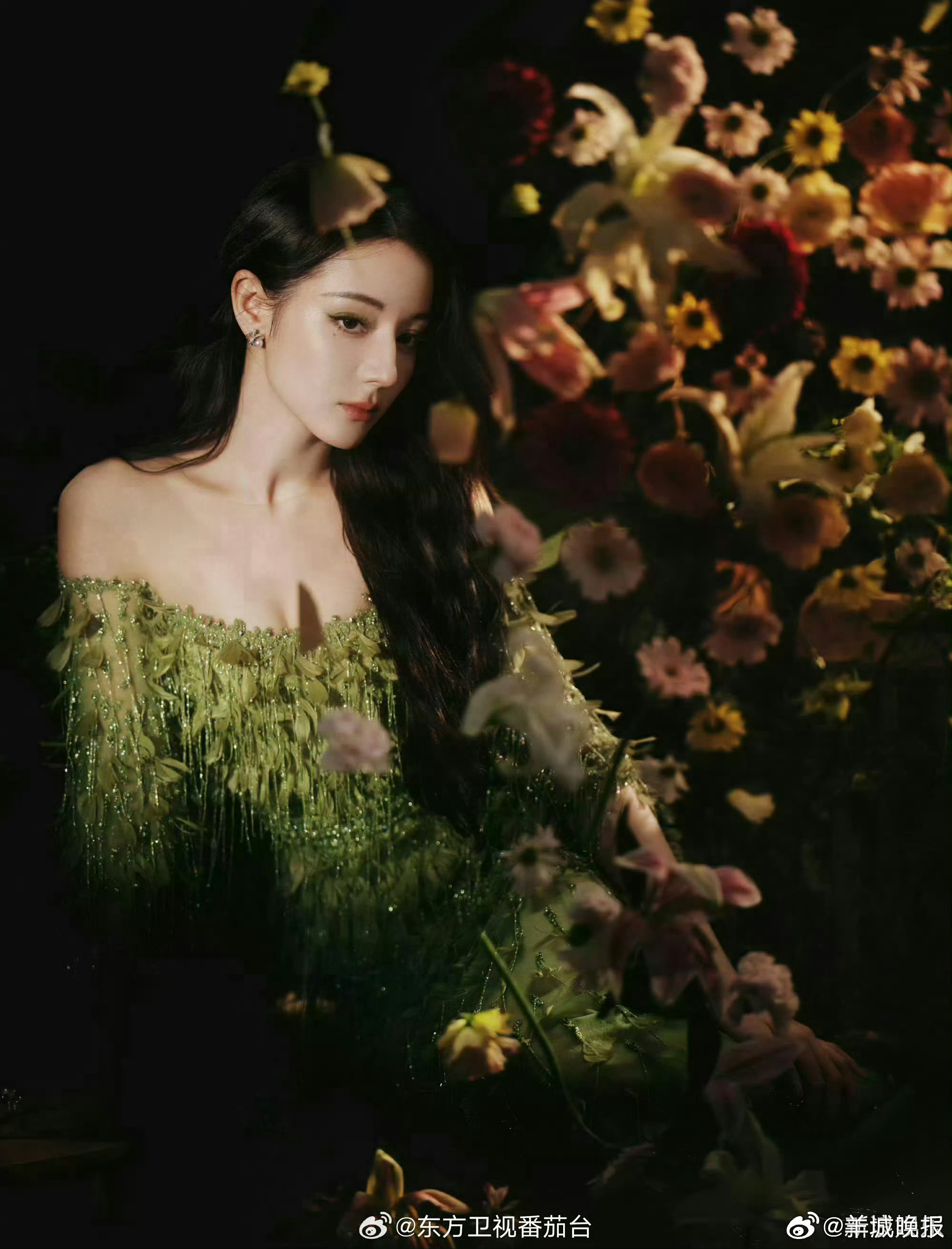 【谁是你心中的草木精灵】她与枝叶相伴，同花香为伍，不染尘世喧嚣，带着自然的澄澈与