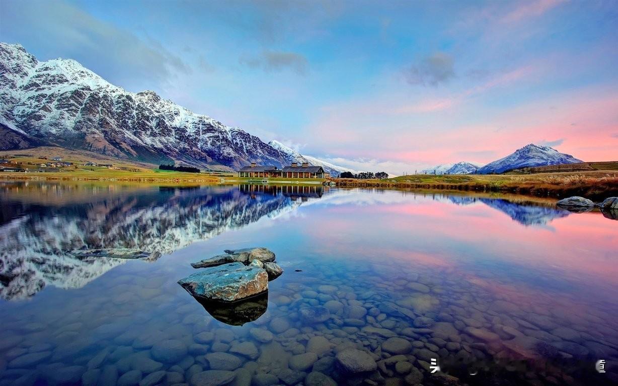 炒股为什么大多数人会亏钱?切忌追涨杀跌，天天看盘，而是需要找份自己的事业，吧时间