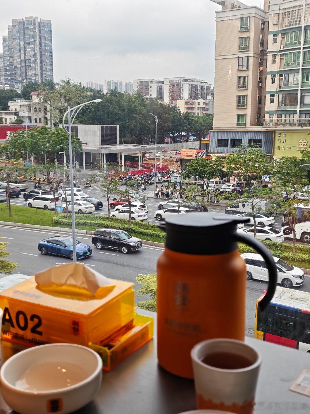 潮发火锅：好吃，刺激，重口味，爽口过瘾。但是。年轻人可以，老年人吃一顿就算了。油