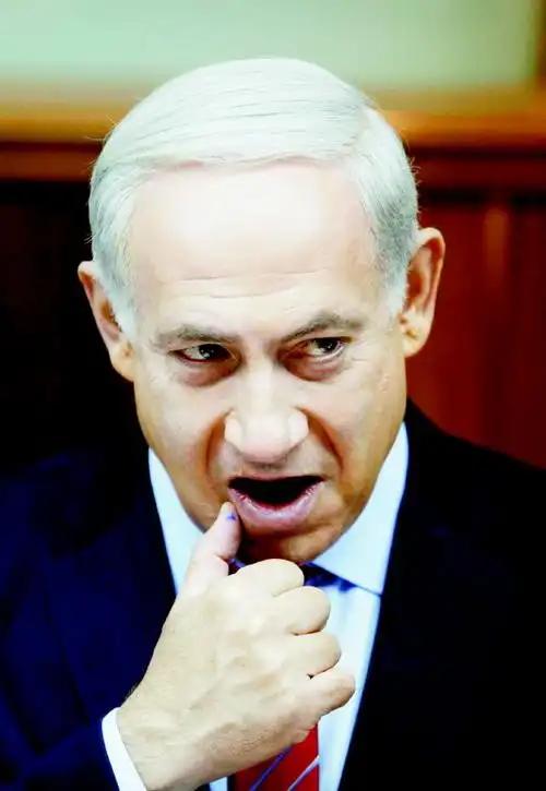 意思就是长期战争将引发国内反战情绪高涨，消耗巨额军费，不利于特朗普的中期竞选。“