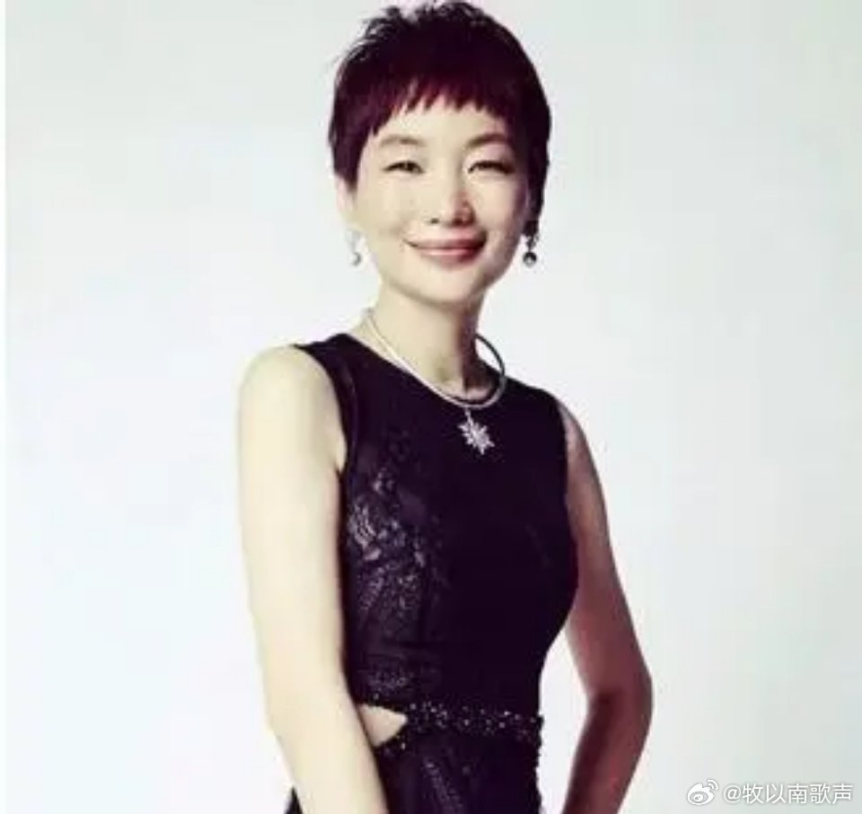 ELLE前主编晓雪聊女性配得感日子都是过给自己的，自己开心最重要，好好爱自己，比