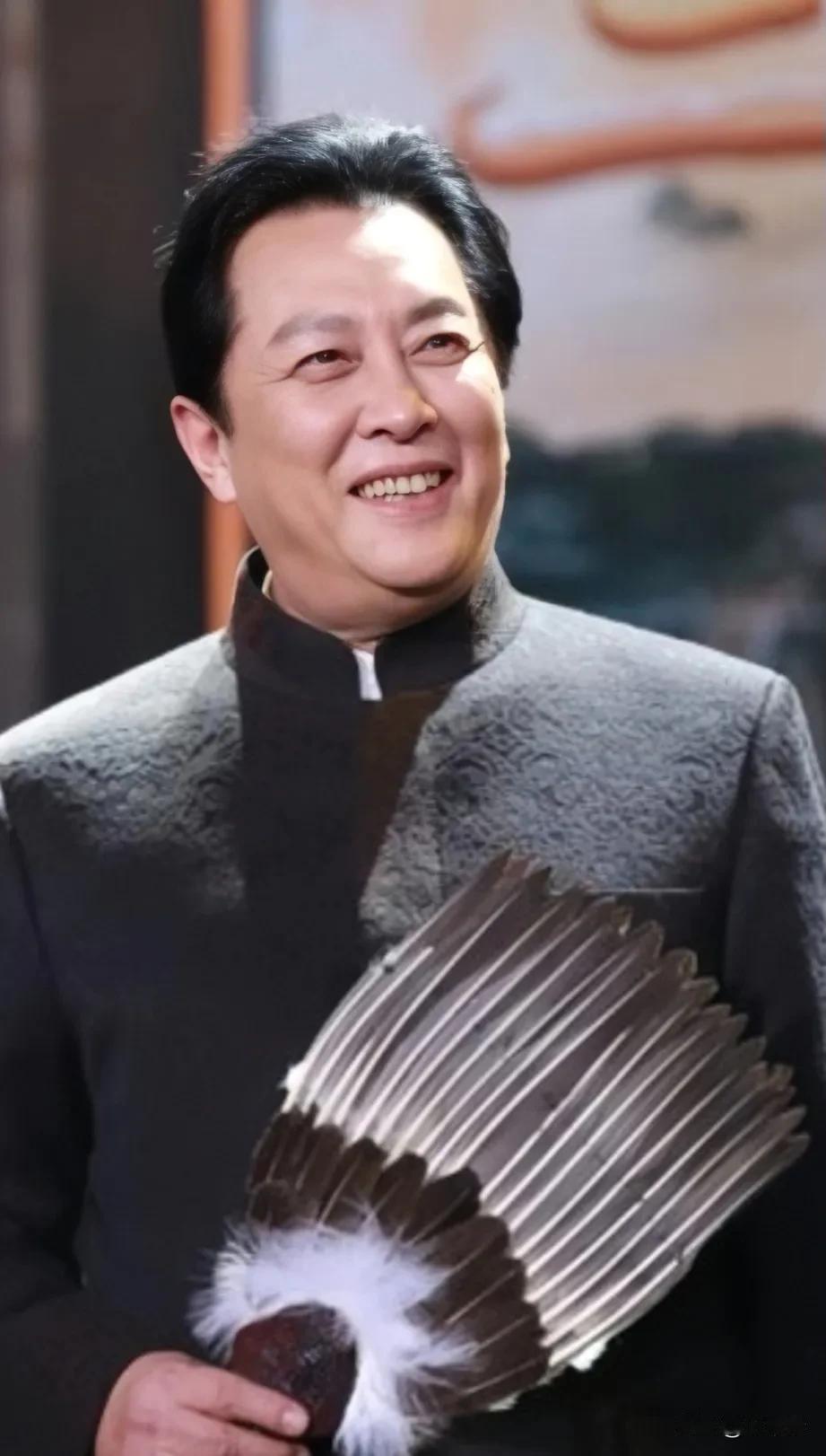 奔着1.5亿投资款，唐国强来到三国剧组，怎么算都感觉片酬不低，哪知道导演说:孔明