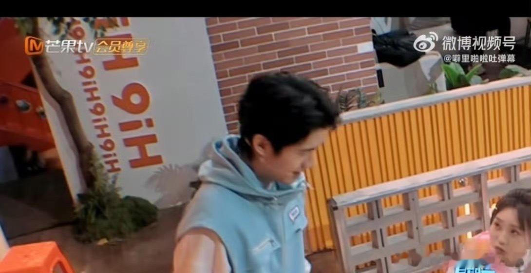 刘昊然给董子健煮水饺庆生 刘昊然妥妥饺子野生代言人！庆生煮饺+露营煮饺，炫宽面的