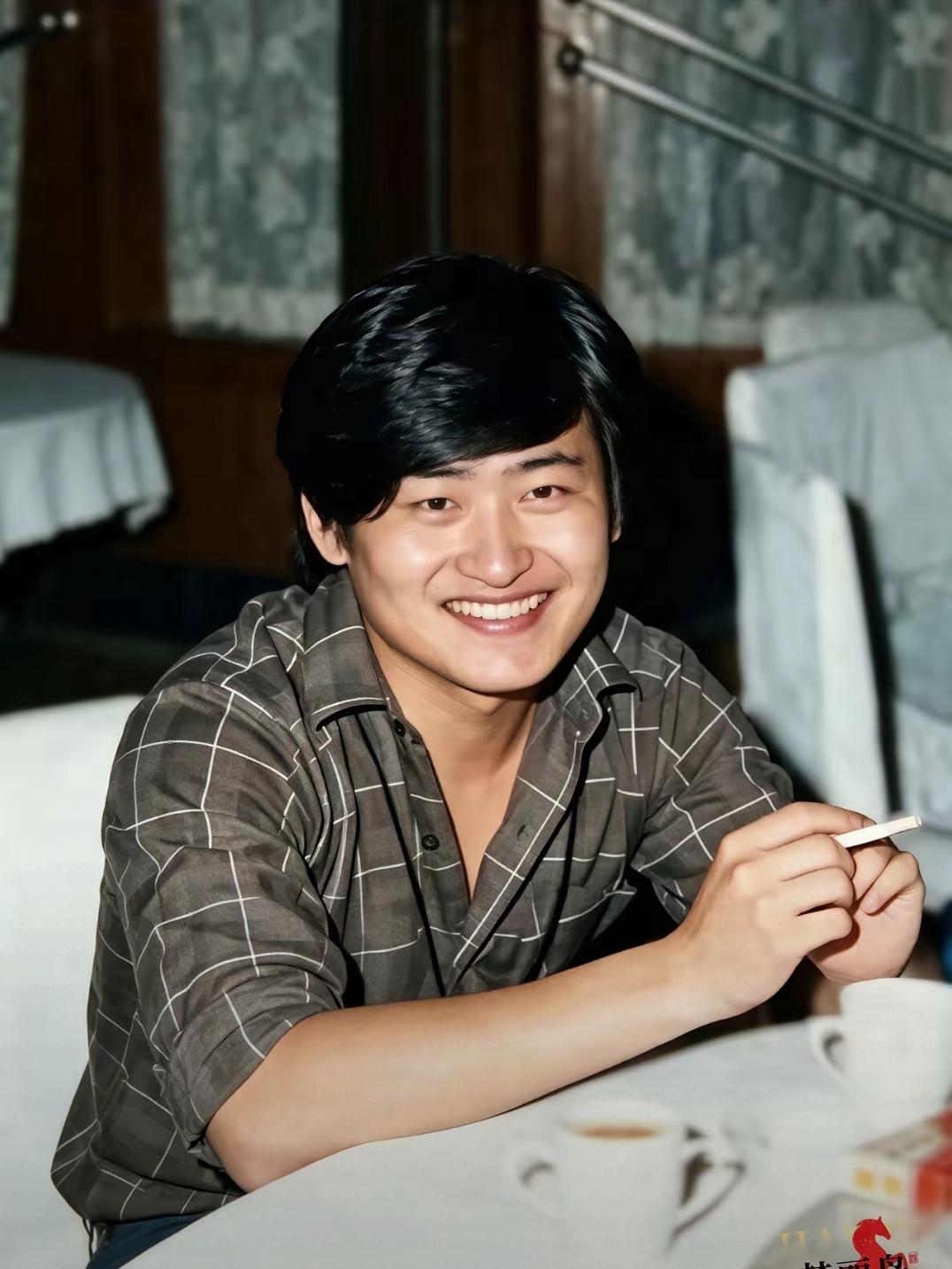 卢璐非常爱刘欢，曾多出面次维护自己的丈夫。面对媒体“刘欢长相普通 、没有脖子，卢