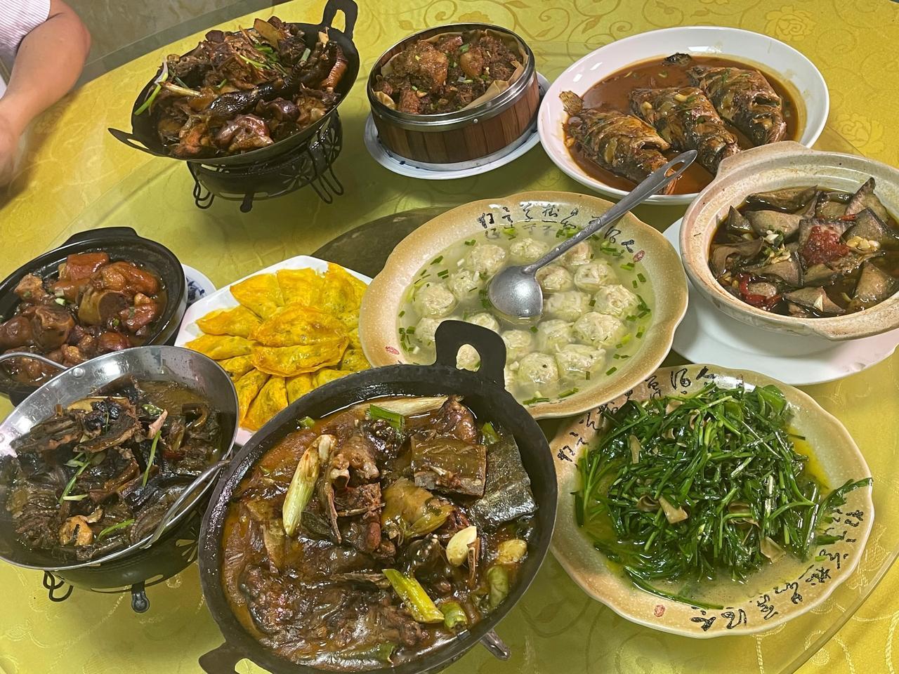 十一假期不知道去哪里吃饭吗？合肥三十岗镇不仅风景好，离市区也不远。这里有一家农家