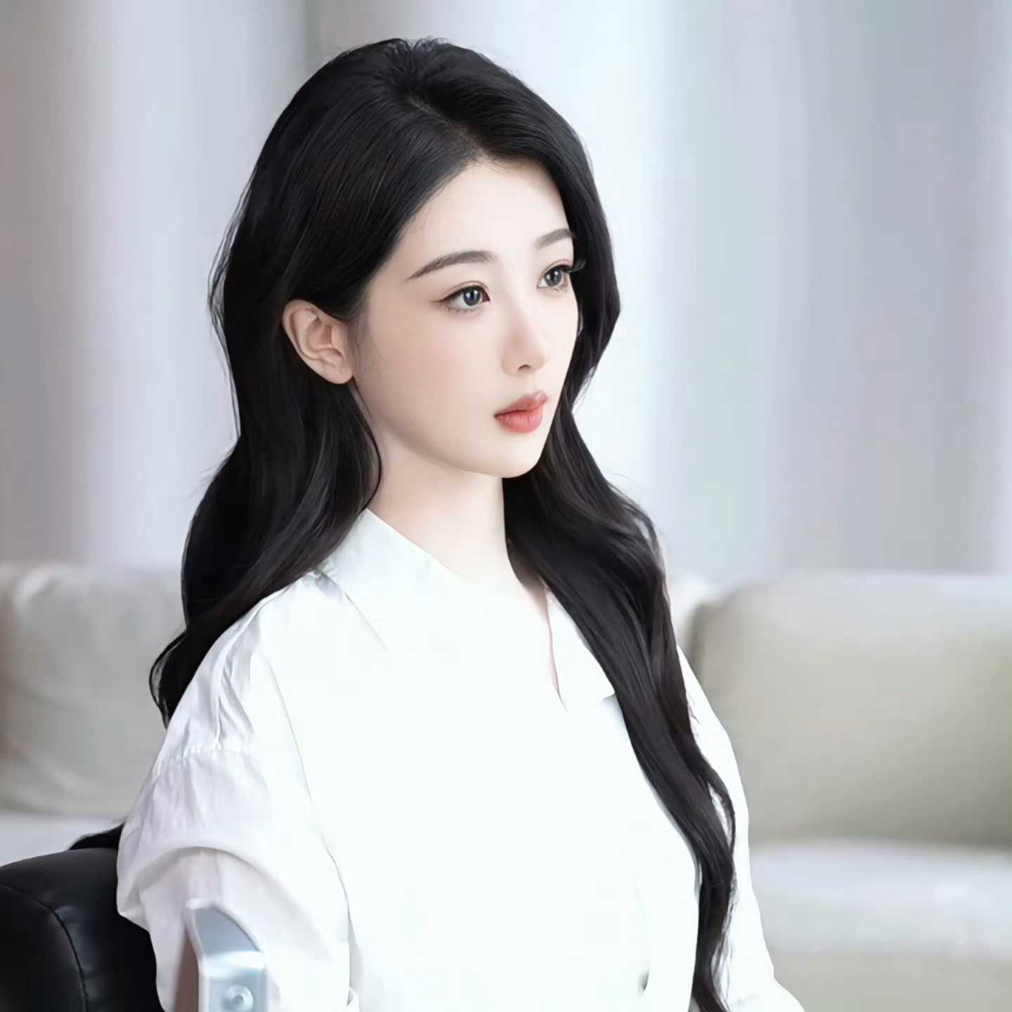 杨紫[超话]杨紫1106生日快乐 愿你活得恣意，能为小事雀跃，能被细节感动，无论