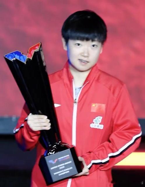 六冠王圆脸猫：你看我邪恶不😏孙颖莎