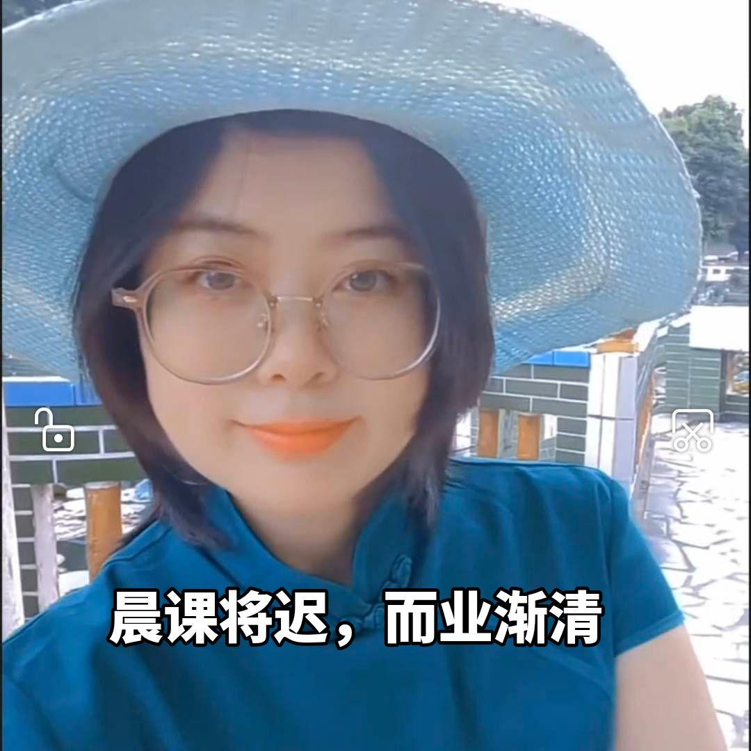 昨晚临睡前，我忘了念忏悔文，就躺在被窝里，心里默默补背了几遍。

睡着后，做了一
