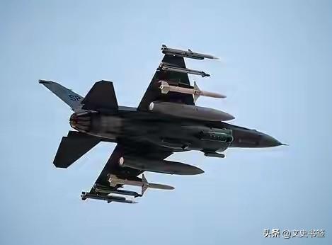 美军搜救飞行员细节披露：自行炸毁2架故障飞机！据《纽约时报》援引美国官员的消息，