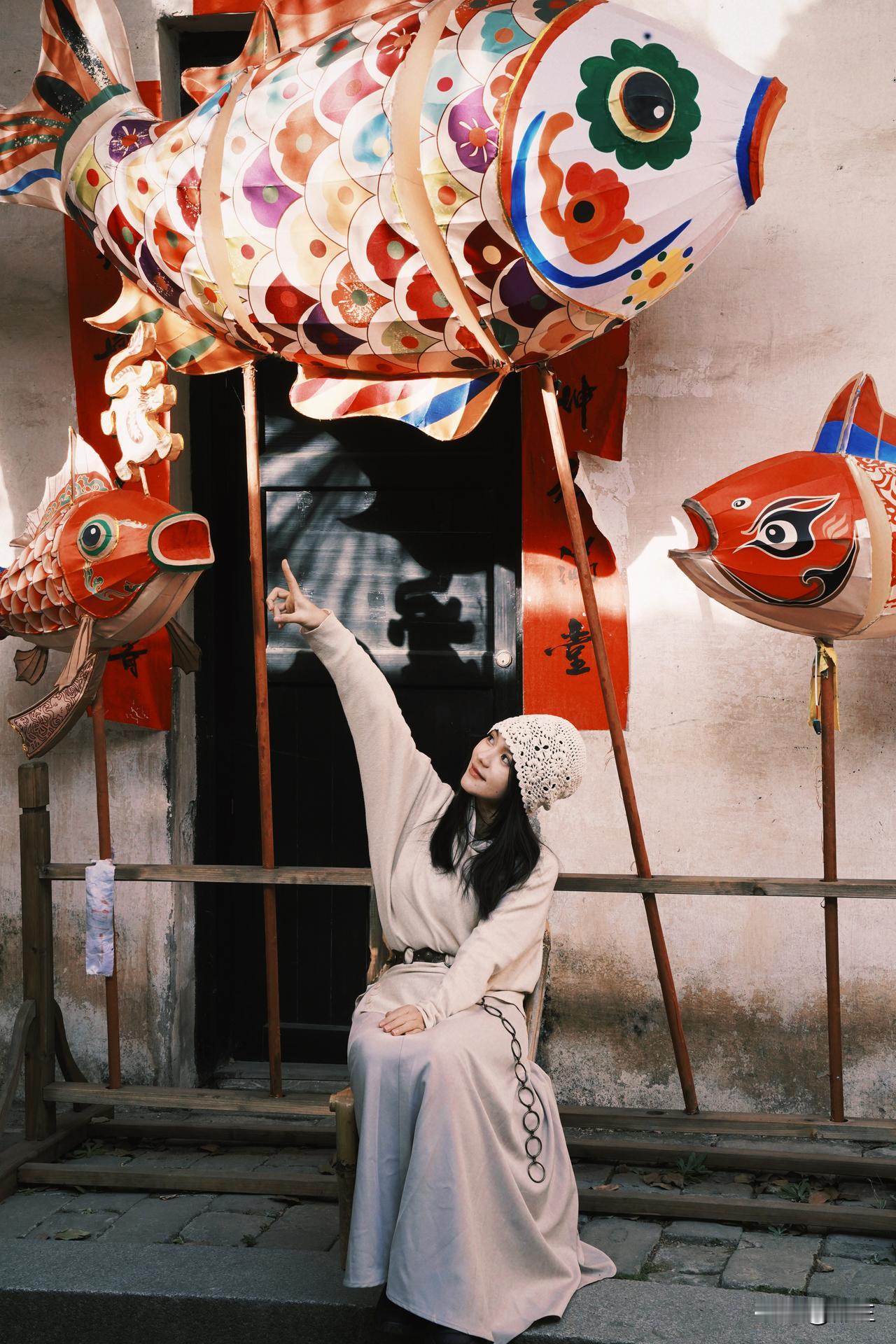 身为00后的女孩子，居然都干过这些事。
1、玩过扮家家。
2、玩过翻花绳。
3、