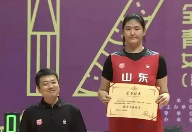 冠军笑不起来，亚军哭不出来！这样的喜剧画面，只要一个中国篮球协会就可以拥有了。
