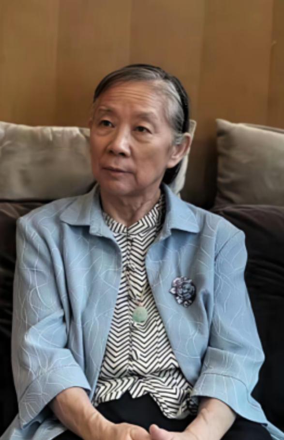 今年82岁的林豆豆，独自居住在北京老城区的一座老房子里。既不使用智能手机，也不接