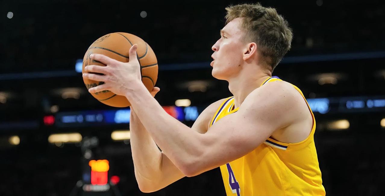 湖人真是看走眼了！克内克特即将被再次兜售

据报道，湖人去年想用克内克特等人做筹