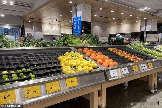 澳洲超市物价下月恐再涨16%！燃油暴涨外溢，澳洲数百万家庭被迫买单

澳洲油价的