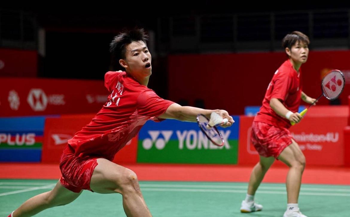 冯彦哲/黄东萍在先赢下首局的情况下，被苏皮萨拉/德差波连扳两局逆转，无缘印度公开