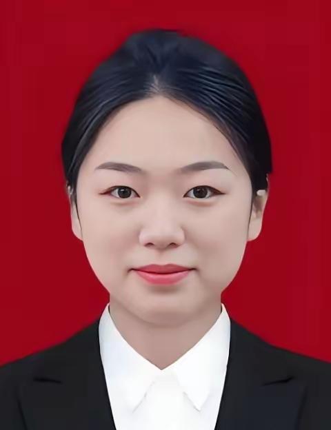 [月亮]翟元敏，女，出生于2002年11月，山东临沂人，毕业于山东科技职业学院，