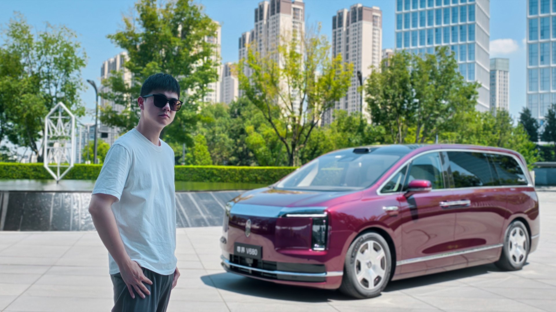你问我成都有谁在，高温红色预警还要来开尊界V800/V680体验高净值圈层的生活