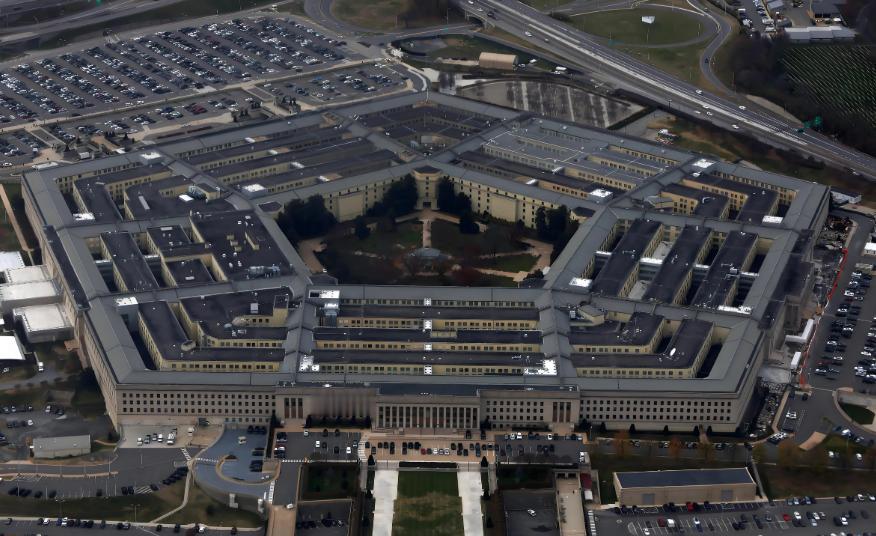 特朗普秘密下令，剑指24个贩毒集团，使用致命武器精准打击
根据媒体报道，美国总统