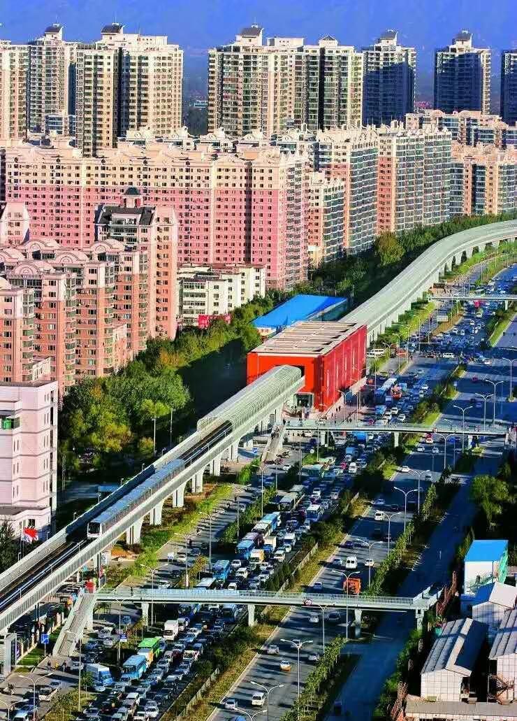 北漂整整十五年，
手握211学历，深耕码农行业多年，
转眼已逼近四十岁。
每天伏