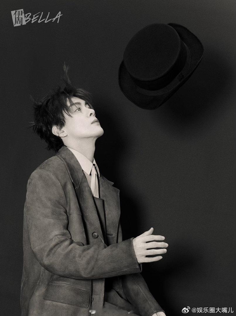 曾舜晞粤语情歌的舒适区 曾舜晞唱粤语情歌的时候，世界都安静了。不是技巧多华丽，是