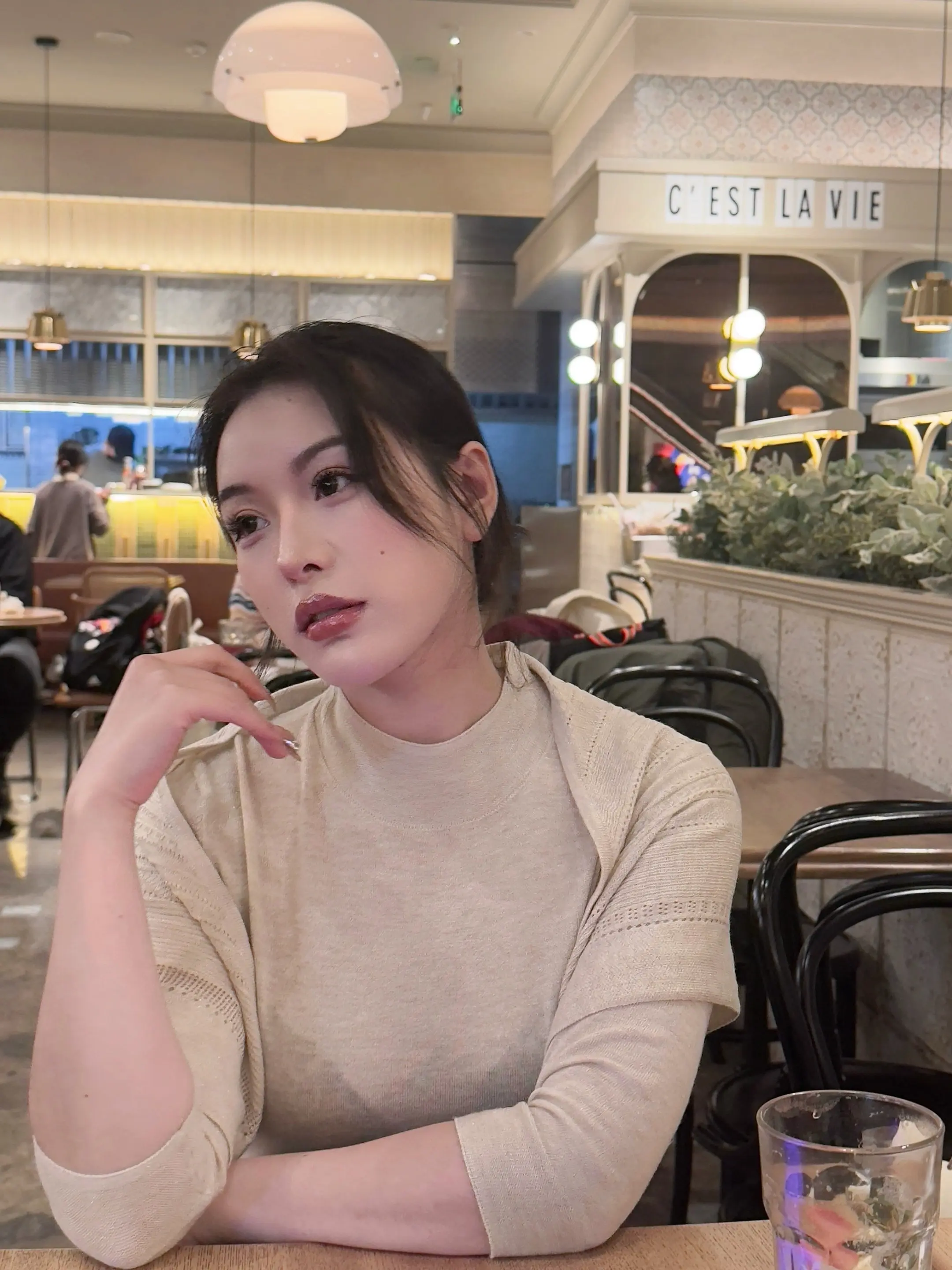 爱意要轻捶胸口才能传达吗 都暻秀先生。