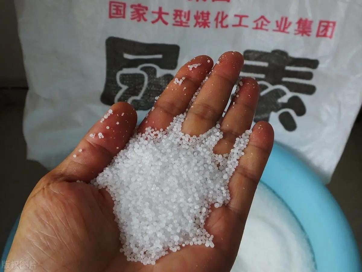 印度沸腾了！

5月27日，中国宣布发放部分尿素化肥的出口配额，数量可能会达到1