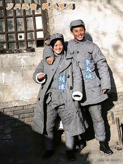 开国中将一生只留一张夫妻合影，照片里她笑得灿烂，两年后他奔赴河边，崩溃失声痛哭…