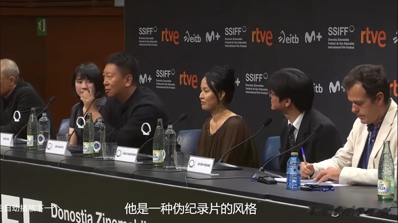 来自监狱的妈妈的创作团队自己都承认是纪录片，但是是伪纪录片，何为伪就是假的，也就