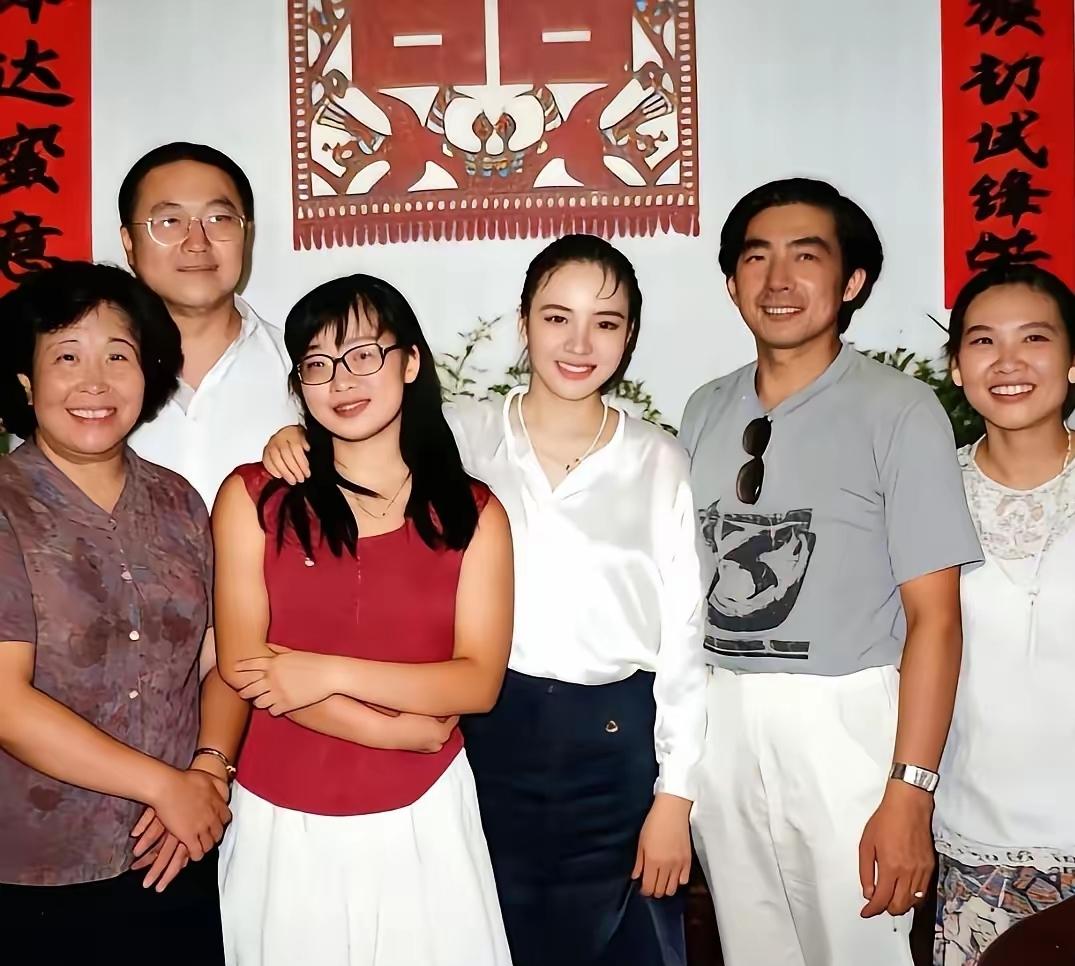 宋丹丹说：“我和英达是1997年1月2日离的婚，之前他跟我说：丹丹，我们在一起的
