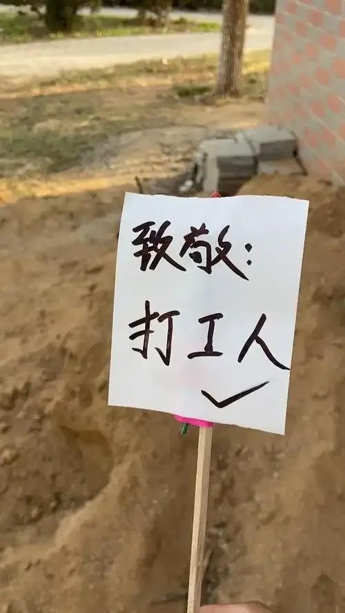 劳动合同和劳务合同又是什么区别?
京津冀劳动法董律，欢迎垂询。

劳动合同和劳务