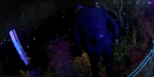 【凌晨绍兴一农贸市场附近有人落水，民警飞身施救】凌晨有人落水

绍兴民警毫不犹豫